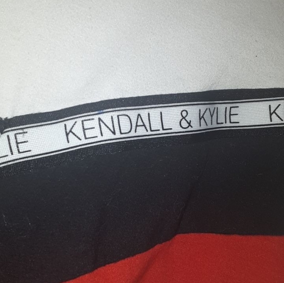 Kendall and Kylie designed shirt. - Picture 3 of 4